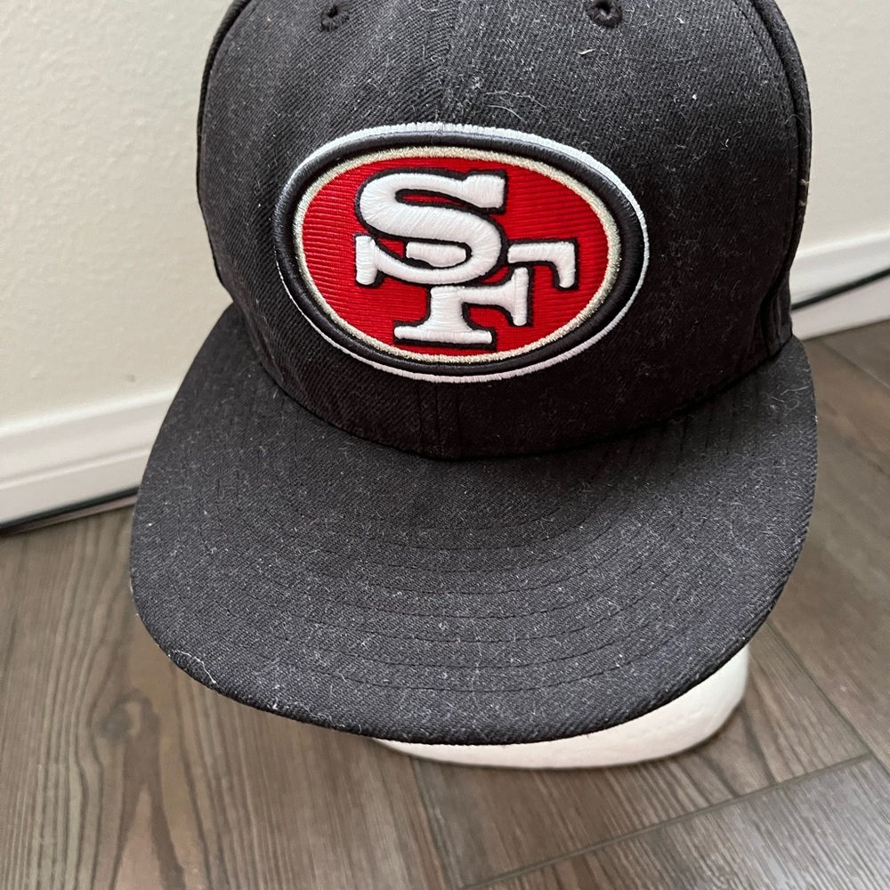 New Era Black NFL Logo Cap - Picture 2 of 9